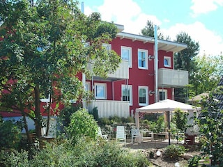 Apartment Zislow Outdoor Recording 5