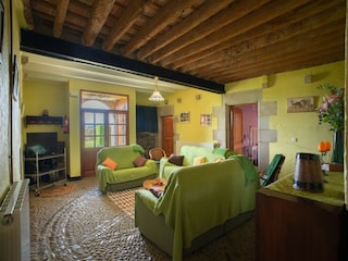 Villa Bescanó Features 29