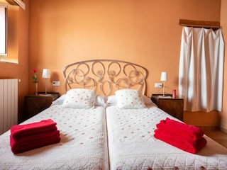 Villa Bescanó Features 34