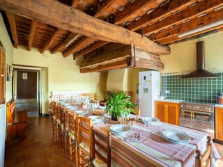 Villa Bescanó Features 10