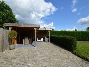 Villa Rustig gelegen ruim landhuis omringd door het groen van de Vlaamse Ardennen - Zwalm - image1