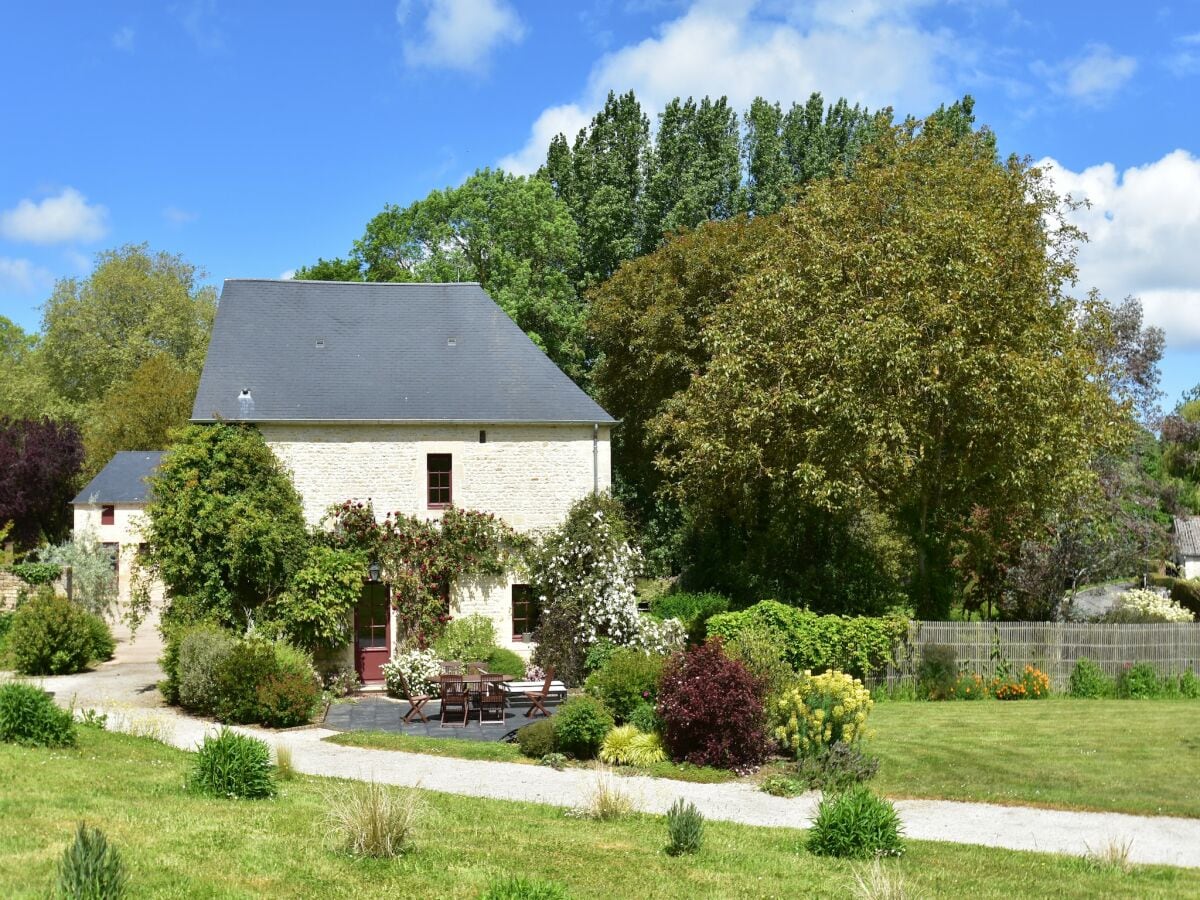 Landhaus Lantheuil Außenaufnahme 1