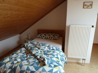 Bedroom 4, bed