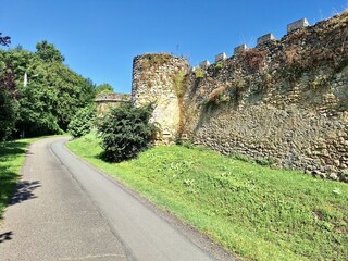 Das alte Schloss in unserem Dorf