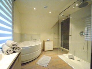 Holiday house Spa Features 29