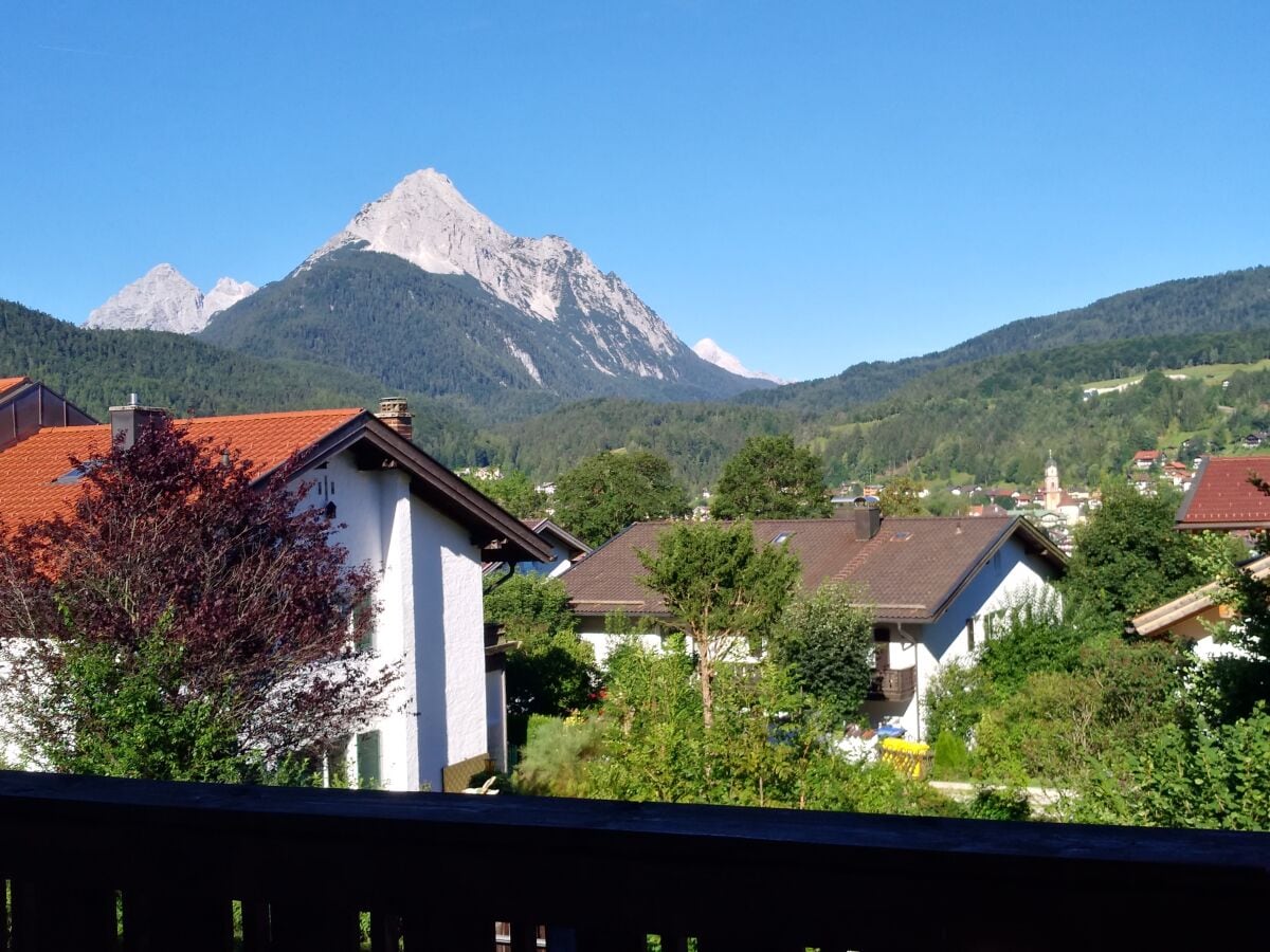 Die Wohnung befindet sich im 1. Stock