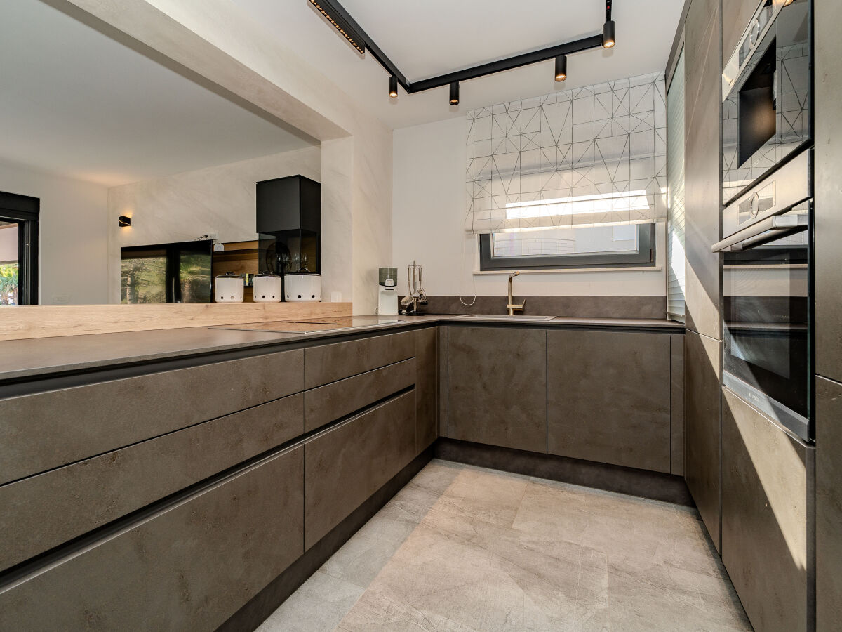 Kitchen with a dining area