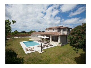 Villa Pinezići Buitenaudio-opname 1