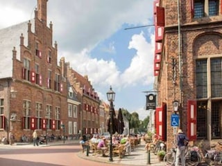 nearby Hanseatic city of Doesburg