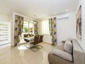 Apartment Attraktive Wohnung in Zadar mit Garten - Zadar - image1