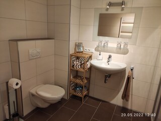 Waschbecken mit WC