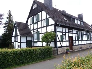 Moderna casa de vacaciones en Monschau con jardín - monschau - image1