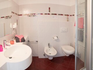 Appartement Kaltern Badkamer 10
