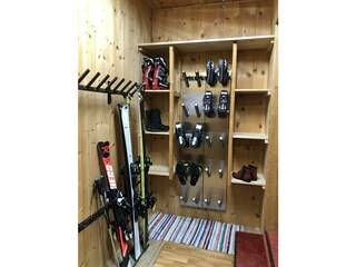 Schuhraum mit Schuhtrockner