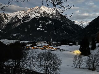 Blick vom Garten aufs Tal