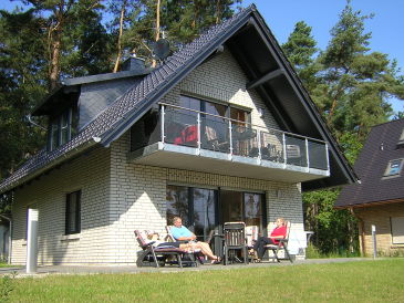 Ferienwohnung (EG/OG) im Haus Am Müritzufer