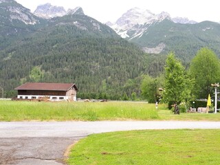 Vor dem Haus Blickrichtung Norden