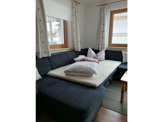 Schlafmöglichkeit auf der ausziehbaren Couch