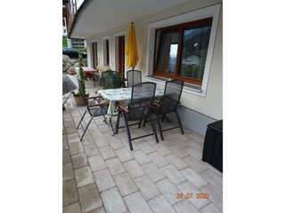 südlich ausgerichtete Terrasse
