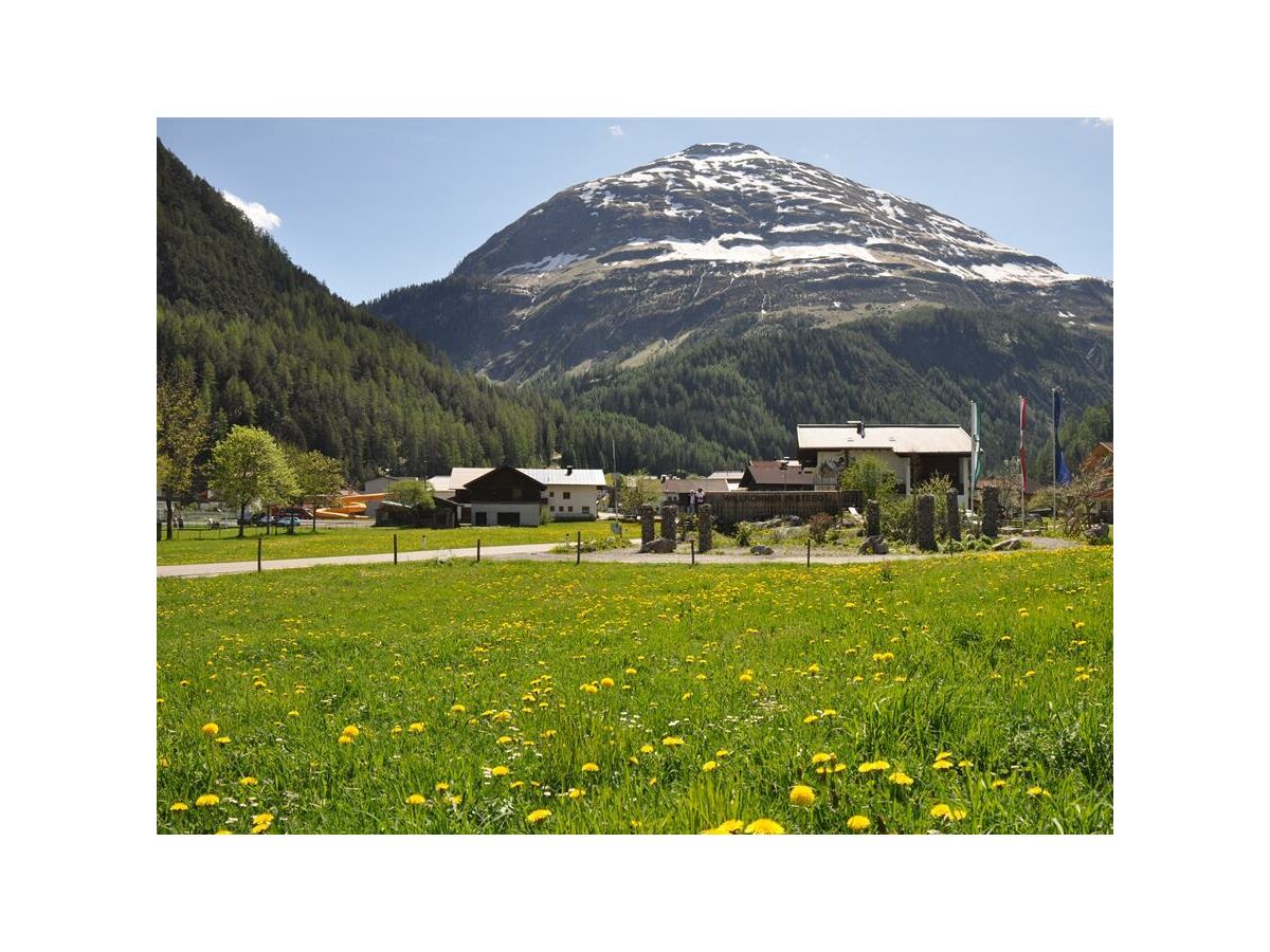 Ortseinfahrt Steeg im Frühling