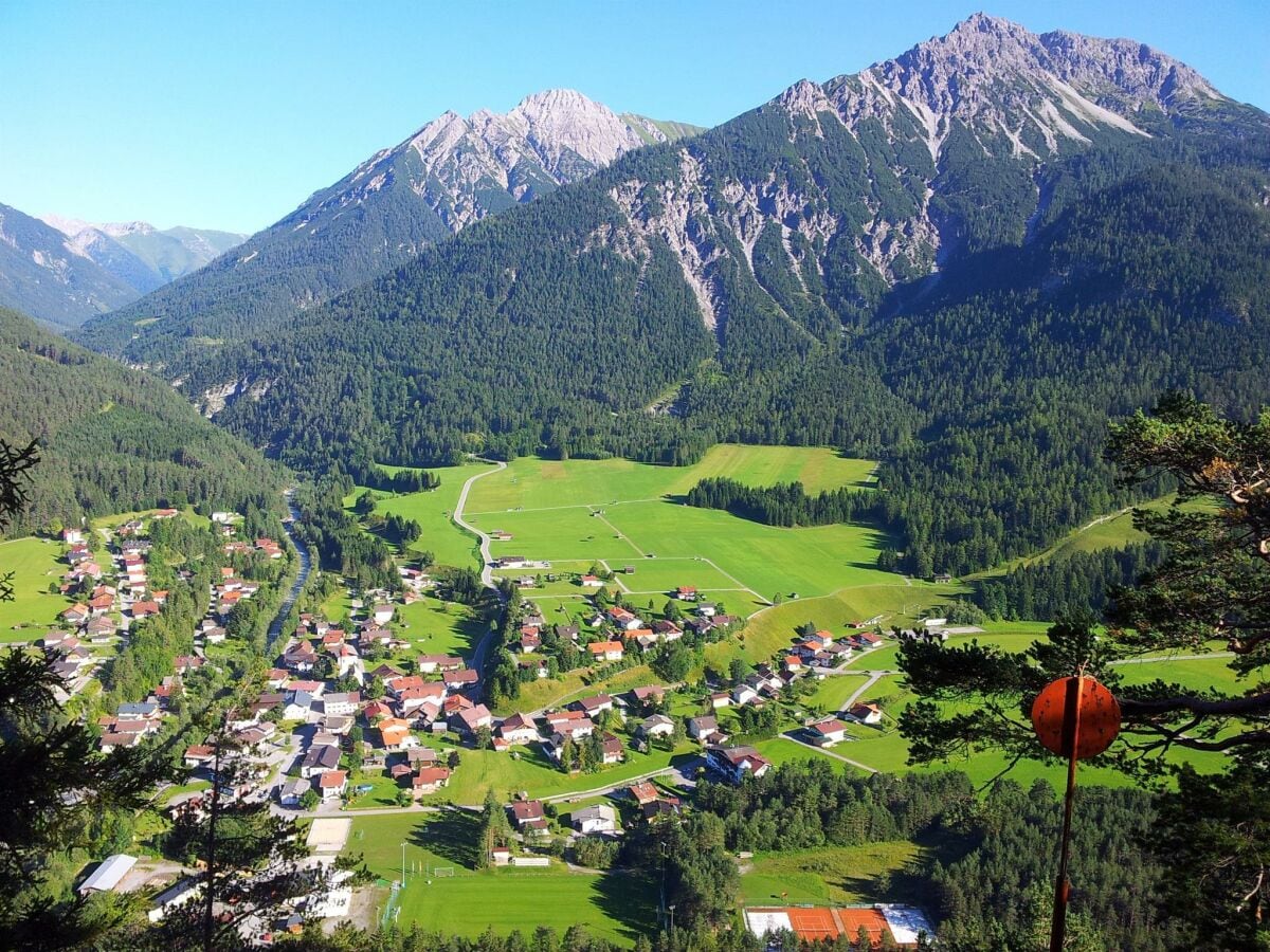 Blick auf Stanzach vom Baichelstein