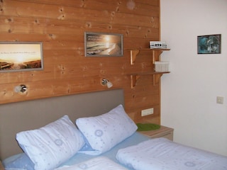 Schlafzimmer II Bett: 140 x 200