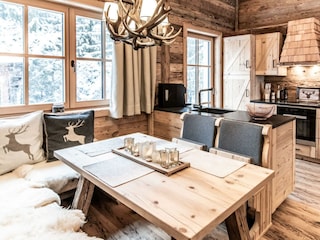 Küche Essbereich Stein-Chalet