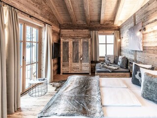 Wohn-/ Schlafbereich Stein-Chalet