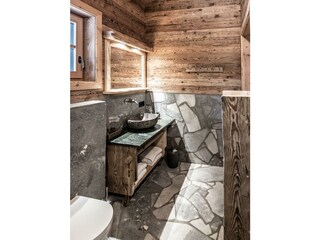 Badezimmer Stein-Chalet