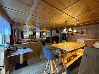 Bauernstube mit Kachelofen