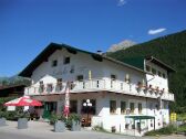 Alpenhotel Gasthof Lechtaler Hausansicht