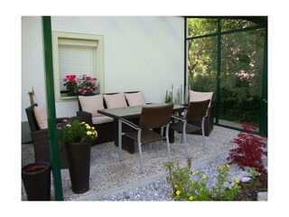 Gemütliche Sitzecke im Garten