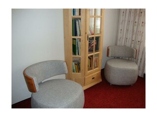 Kleine Bibliothek im 1. OG