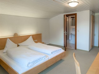 Schlafzimmer 2 "Adlersuite"