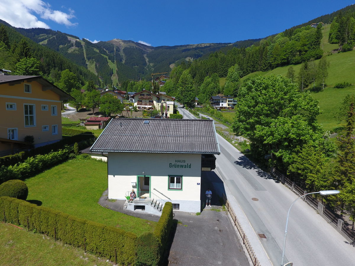 Ferienwohnung Haus Grünwald, Zell am See, Frau Bärbel Grünwald