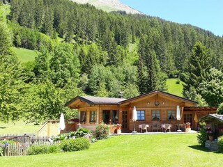 Gartenhaus, Sitzterrassen, Liegewiese