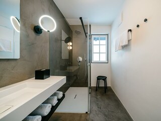 Apart-Suite Villa Rosa_Badezimmer_02