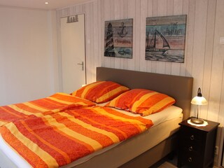 Schlafzimmer mit Doppelbett