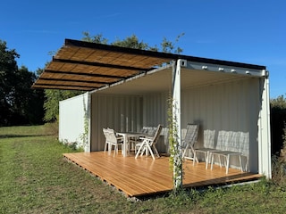 Terrasse am Pool