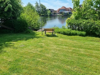 Garten und Bootssteg