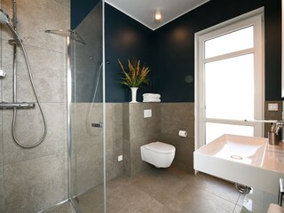 Badezimmer 2