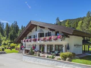 Ferienwohnungen Haus Wildsee im Sommer