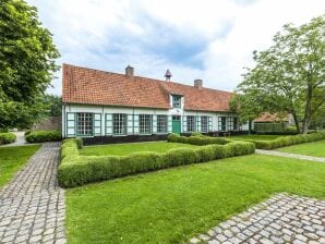 Boerderij Prachtig gerenoveerde hoeve met traditionele elementen en grote tuin - Beernem - image1