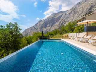 Villa Baška Voda Außenaufnahme 9