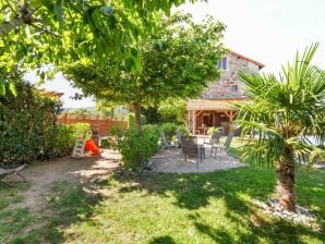 Holiday house Ferienhaus auf dem Lande mit Pool - La Pacaudière - image1