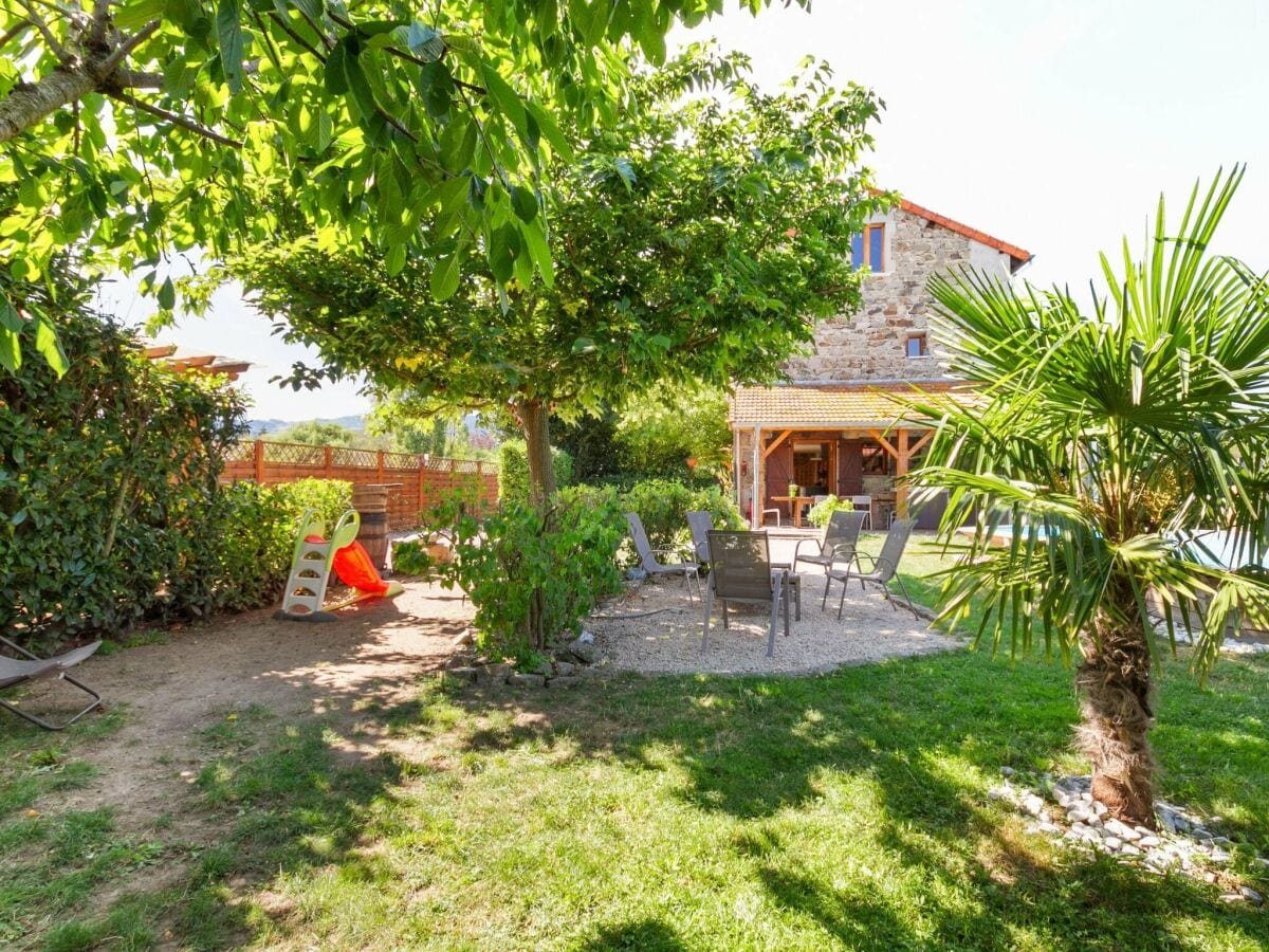 Casa de vacaciones La Pacaudière Grabación al aire libre 1