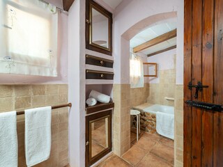 Villa Santa Maria del Camí Caratteristiche 45