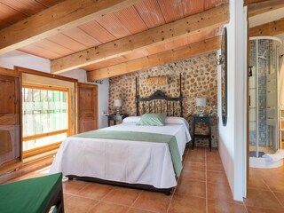 Villa Santa Maria del Camí Caratteristiche 48