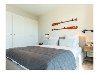 ... großem Kleiderschrank