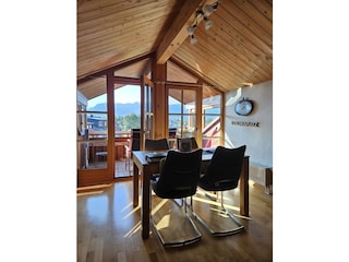 Frühstück mit Blick auf die Berge